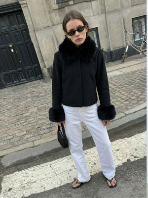 DAISY JACKA - SVART