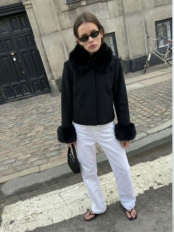 DAISY JACKA - SVART